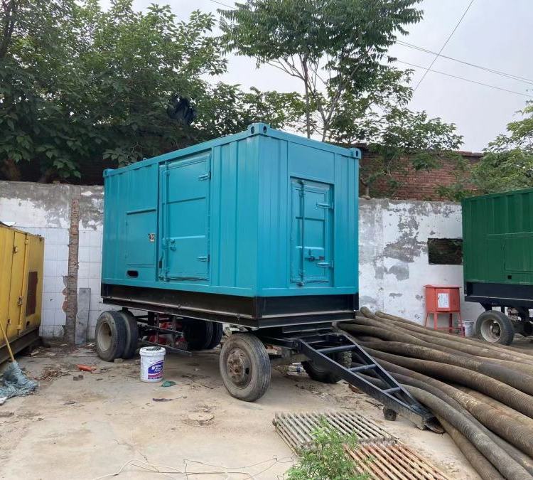 演出柴油发电机机组的控制器是如何操作使用的?