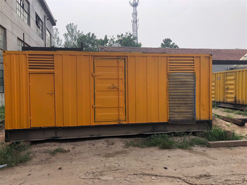 演出发电机出租进行负载测试时，电瓶电量不足的具体判断标准是什么？
